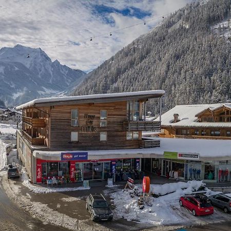 Ferienwohnungen Haus Der Mitte Mayrhofen Buitenkant foto