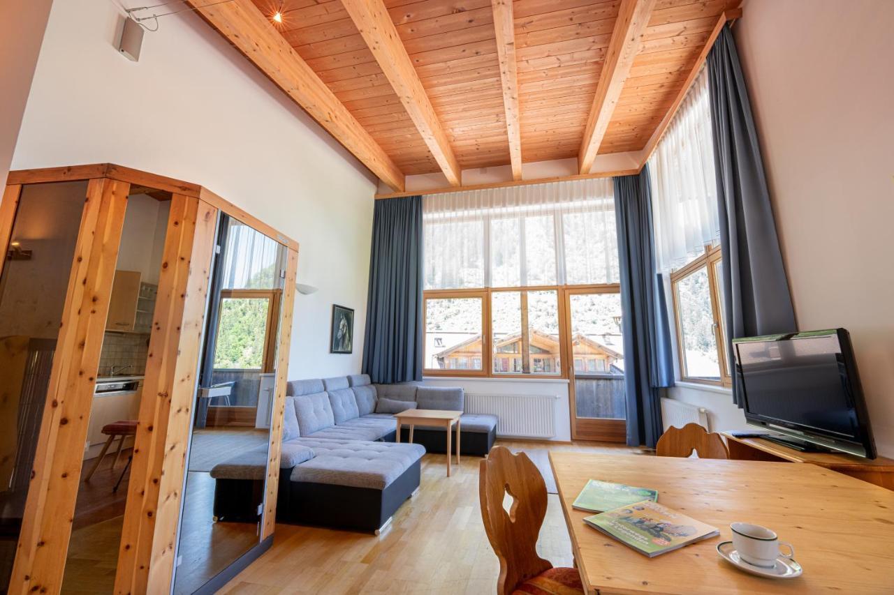 Ferienwohnungen Haus Der Mitte Mayrhofen Buitenkant foto