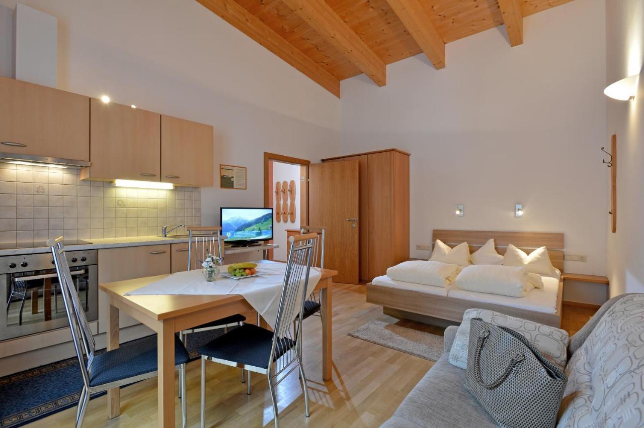 Ferienwohnungen Haus Der Mitte Mayrhofen Buitenkant foto