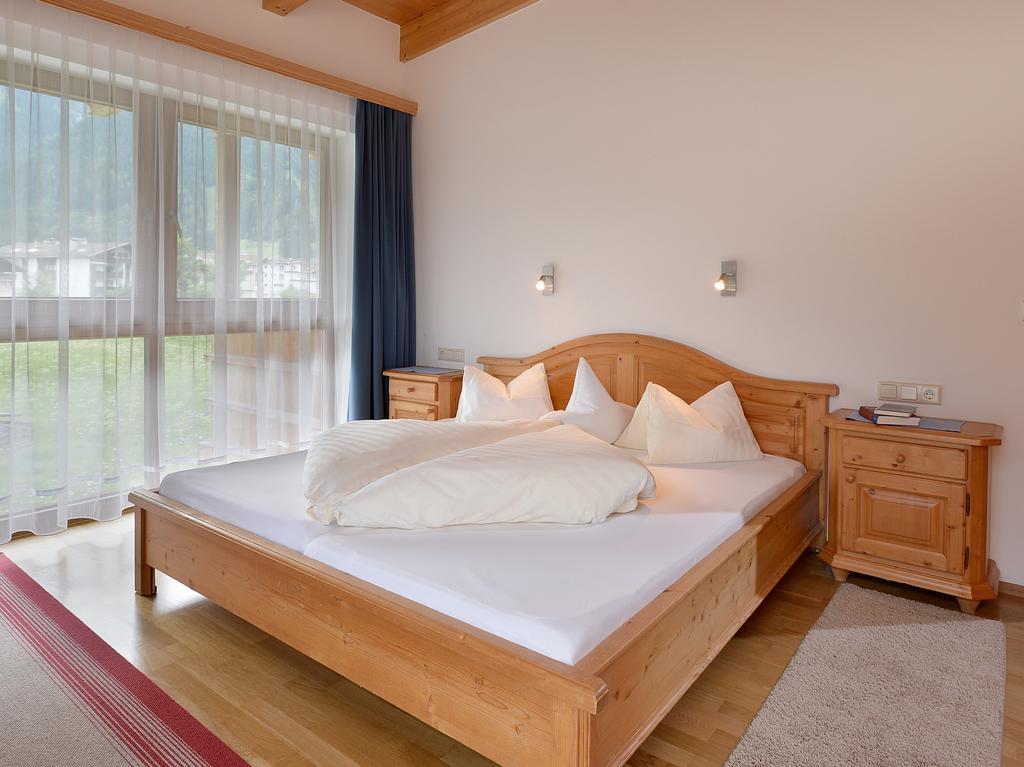 Ferienwohnungen Haus Der Mitte Mayrhofen Kamer foto